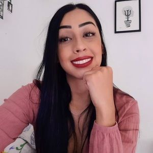 Meet your Posher, Manuela